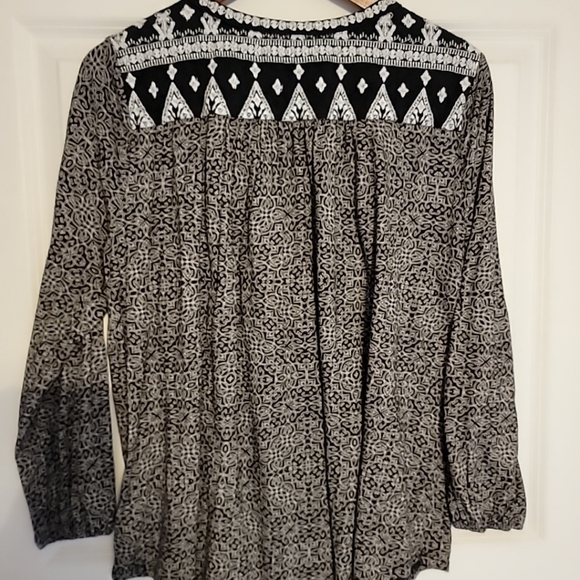 Lucky Brand 3/4 Sleeve Top, Plus Size 1x, Black And White with Embroidery - Picture 2 of 11